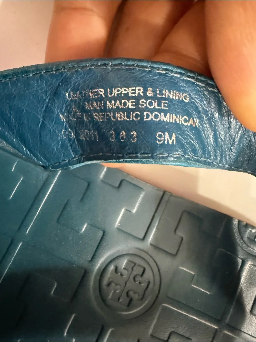 Tory Burch sandals size 9 Teal Leather Logo Thong Flip